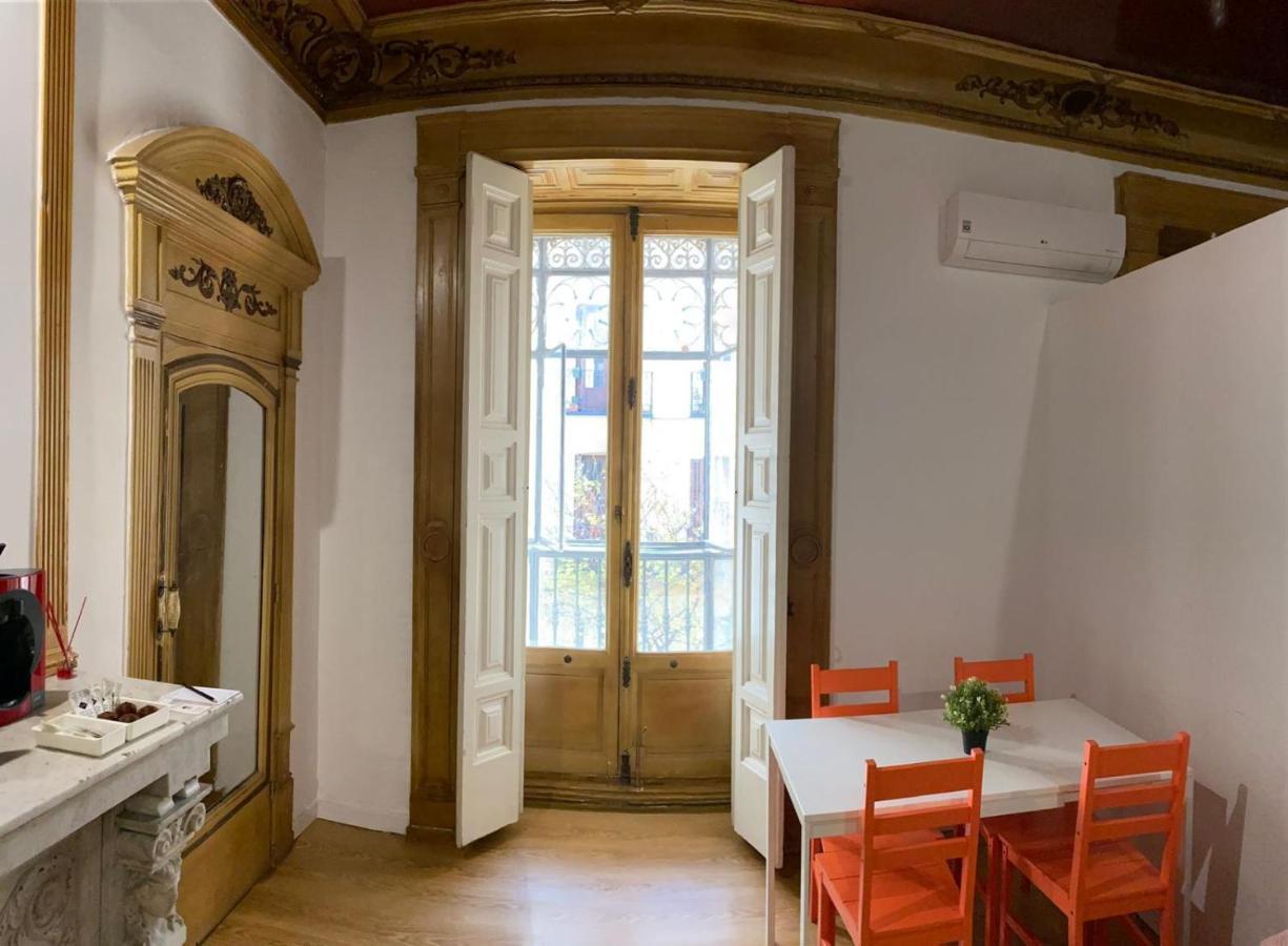 Opera Roost Hotell Madrid Eksteriør bilde
