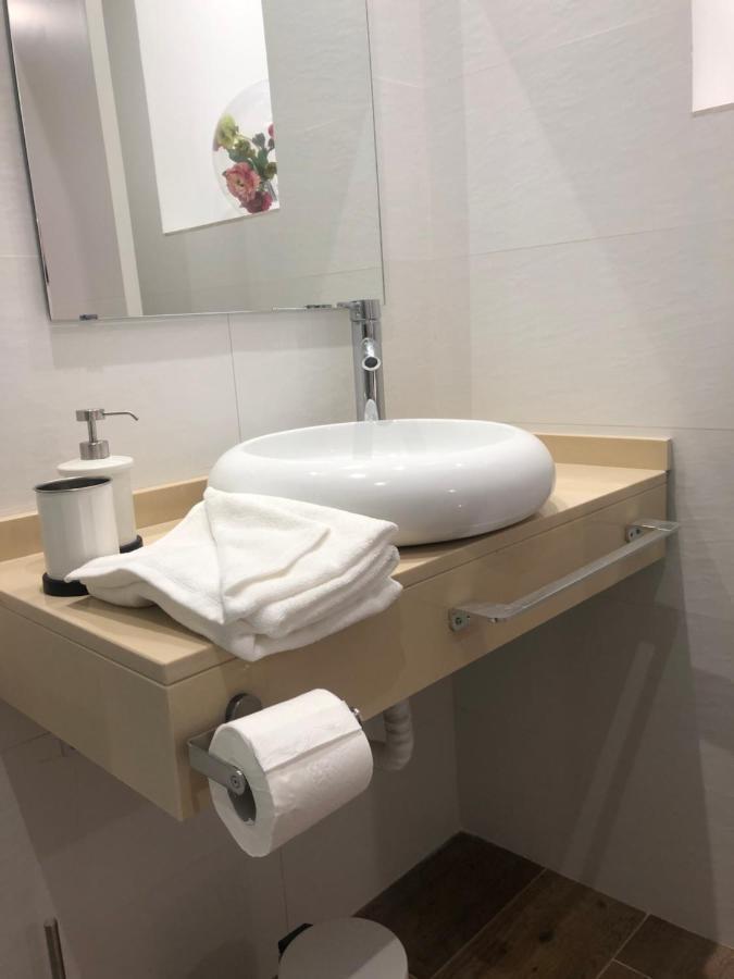 Opera Roost Hotell Madrid Eksteriør bilde